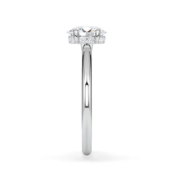 Verlobungsring Hidden Halo Oval mit Lab Grown Diamant ab 0.50ct