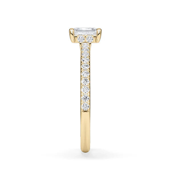 Verlobungsring Emeralde mit natürlichem Diamanten ab 0.50ct