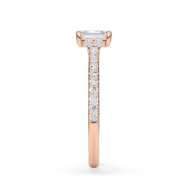 Verlobungsring Emeralde mit natürlichem Diamanten ab 0.50ct